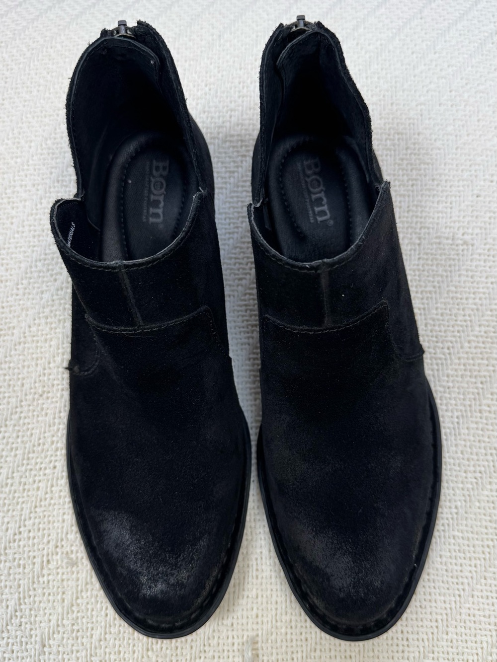 Born Women’s Sz 8 Black Suede Distressed Ankle Booties - Picture 2 of 9